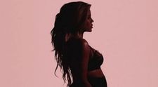 Criticata pentru ceva ce multe femei fac. Ce le-a atras atentia celorlalte mame, la fotografia lui Khloe Kardashian