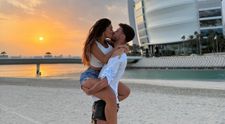 Celebra artistă din România, care a divorțat după doar un an de căsătorie, s-a afișat cu iubitul tinerel în Dubai. Cine este bărbatul cu 13 ani mai tânăr cu care vedeta se iubește. Primele imagini