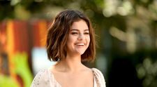Puțini au recunoscut-o când au văzut-o așa. Cum a fost fotografiată Selena Gomez pe stradă