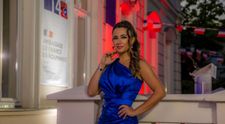 Mădălina Coca, finalista Vocea României, seară franțuzească „La vie en rose” la Teatrul Elisabeta