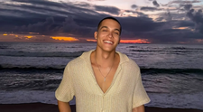 Moarte misterioasă în Mykonos. Un model bărbat de 25 de ani, găsit fără viață, în piscina hotelului, alături de partenerul lui