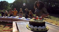 Proba pentru mâncare a avut drept premiu un tort delicios. Cu ce provocare s-au confruntat concurenții pentru a-l câștiga