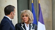 Ce i-a spus, de fapt, Brigitte lui Emmanuel Macron după „palma” din Vietnam. Un expert în citirea buzelor a dezvăluit cum l-a jignit