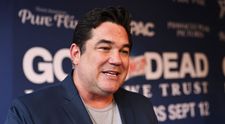 Dean Cain, interpretul lui Superman, susține că a fost hărțuit pe platourile de filmare ale serialului “Lois & Clark”! Ce a pățit