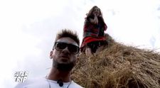 Concurentii de la Super Trip au nimerit in mijlocul unei nunti maramuresene. Mirii i-au surprins cu traditiile lor