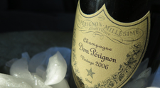 (P) Istoria Dom Perignon – Șampania de lux a secolului 20