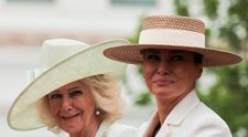 Melania Trump și regina Camilla au făcut schimb de cadouri la Casa Albă! Alegerea primei doamne a SUA a atras atenția prin simbolismul său