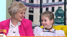 Dora Debreczeni, fetița cu multă personalitate de la Românii au talent, La Măruță, alături de mamă