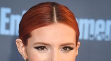 Bella Thorne, aparitie sexy la Critics' Choice Awards. Cat de bine a aratat tanara intr-o rochie transparenta