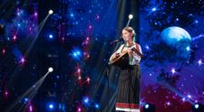 Românii au talent, 5 aprilie. Cine e Miruna Gireadă, fata cu cobza care s-a îndrăgostit de folclor: „Oamenii de acasă se vor bucura foarte mult să te audă!”