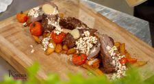 Arena Bucatarilor: Rulada de vitel cu creveti si salata de corali