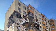 De la explozia puternică produsă în blocul de pe Calea Rahovei s-au spart geamurile liceului Bolintineanu. Elevii au fost evacuați
