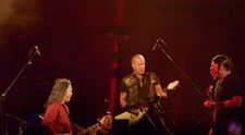Nimeni nu se aștepta la asta! Metallica a surprins România cu o piesă legendară cântată în română! Cum a arătat momentul cel mai spectaculos al concertului