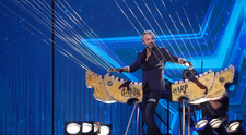 VIDEO Cum repetă William Close, concurentul de la Românii au talent, la cea mai mare harpă din lume