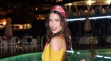 Sotia lui Bobby Paunescu, incredibil de sexy. A pozat in stada, intr-un costum de baie neincapator