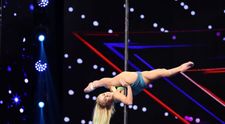 Românii au talent 2022: Anastasia Mishchenko, acrobata din Ucraina care a cucerit publicul. Ce elemente dificile a realizat