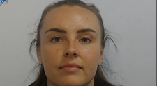 După ce a avut relații amoroase cu doi infractori, o fostă polițistă s-a reprofilat. Ce secrete picante ”din spatele gratiilor” dezvăluie acum pe TikTok