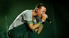 Mesajul emoționant al basistului trupei Linkin Park la un an de la sinuciderea lui Chester
