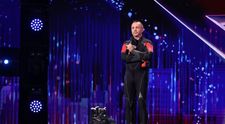 Românii au talent 2021: Alex Andronescu a prezentat, în premieră, un număr spectaculos de flyboard 