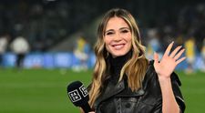 E considerată de mulți drept cea mai frumoasă jurnalistă sportivă din lume! La job e o adevărată apariție, dar stai s-o vezi la piscină