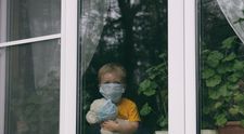 Efectele infecției cu COVID-19 asupra copiilor. Unii dintre ei au simptome chiar și după luni bune de la vindecare 