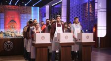 In aceasta seara incepe aventura culinara pentru cei 24 de concurenti din bucataria MasterChef