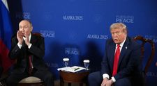 Moment haotic la conferința de presă cu Trump și Putin. Ce a făcut președintele rus când a fost întrebat: ”O să încetați omorurile?”