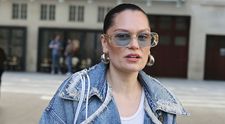 Jessie J amână concertele după ce a aflat că are nevoie de o a doua operație în lupta cu cancerul la sân. Mesajul emoționant al artistei: „Îmi pare atât de rău, mă simt frustrată și tristă”