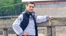Cosmin Natanticu, din lumina reflectoarelor, la viata la tara. Ce asteptari are de la Ferma Vedetelor