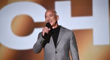 Jeff Bezos nu mai este al doilea cel mai bogat om din lume! Cine i-a luat locul
