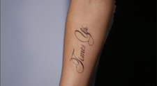Cel mai penibil moment de la premiile Oscar de aseara. Ce vedeta a venit cu un tatuaj gresit