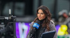 Cine e Jenny Dell, reporterița TV care a încălcat toate regulile cu o ținută controversată. Momentul a devenit viral