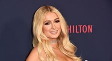 A vrut să se protejeze, dar a purtat o mască complet inutilă. Cum arată accesoriul prețios folosit de Paris Hilton