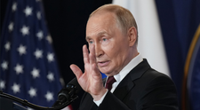 Teoria conspirației. Putin și-a trimis sosia la întâlnirea cu Donald Trump din Alaska. ”Clar nu este dictatorul. Uitați-vă la urechi, pleoape și...”