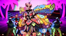 Fluturele, un nou moment de senzație pe scena Masked Singer România! Ce indicii le-a oferit detectivilor