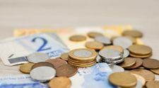 Ce salarii pot câștiga angajații din industria ospitalității și cu cât s-ar majora dacă se va impozita bacșișul