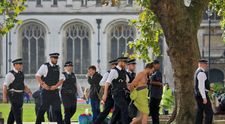 Arestat după ce a fost găsit plin de sânge pe stradă în Anglia! Ce a făcut un român i-a șocat pe polițisti