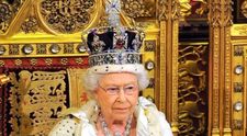 Prima aparție a Reginei Elisabeta după 3 luni de izolare. Cum a fost surprinsă în curtea Castelului Windsor
