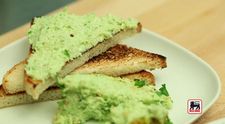 Terina de avocado cu branza si fistic