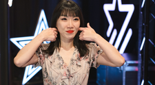 Românii au talent, 21 martie 2025. Grace (Hye Young Hong), din Coreea de Sud, a încântat publicul cu o piesă diafană. Jurații s-au ridicat în picioare. ”Vreau să-i transmit un mesaj mamei mele, ca să știe că sunt fericită în București”