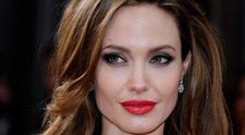 Primele imagini cu Angelina Jolie dupa operatia de reconstructie a sanilor. Cum arata acum actrita