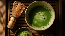 „Matcha”, noua vedetă de pe TikTok! Din ce este făcută băutura verde care a cucerit România