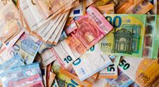 Afacerea cu care o fostă profesoară de 30 de ani câștigă aproape 6 milioane de euro pe an: „Oamenii mor zilnic”. Cum a dat lovitura