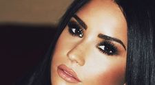 Demi Lovato s-a demachiat in fata camerei, iar internetul a luat foc. Motivul te va uimi