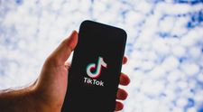 Rețeaua de socializare TikTok ar putea fi interzisă în România. Motivul real pentru care este considerată o aplicație nocivă
