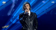Sala a fost in delir dupa prestatia lui! Tiberiu a fost aplaudat minute in sir, iar reactia publicului nu a mai lasat timp pentru comentariile antrenorilor