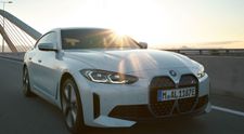 BMW i4 se pregătește de lansarea în România. Descoperă inovațiile pe care ți le aduce primul BMW Grand Coupé electric