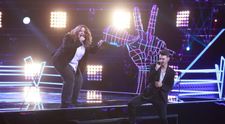 Confruntări Vocea României 2022. Iulia Gîza și Daniel Ciurea, explozie de energie pe piesa „Let Me Entertain You”