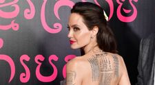 Angelina Jolie, intr-o camasa alba, la o intalnire de la Natiunile Unite. Cum a aparut actrita rebela