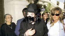 Puțini și-o mai amintesc pe cea de-a doua soție a lui Michael Jackson. Cum arată Debbie Rowe la 66 de ani, după ce a învins cancerul